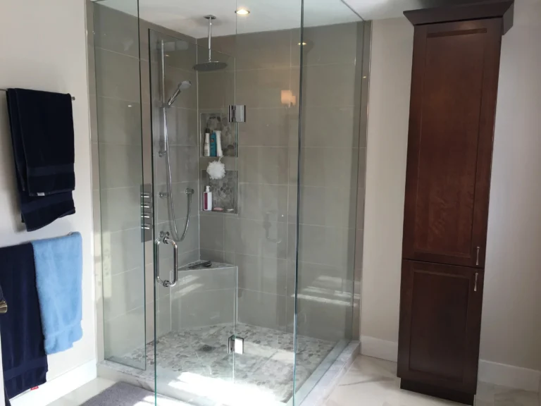 Raakss Reno walk-in shower with seat and multi-shower heads, perfect for seniors safety